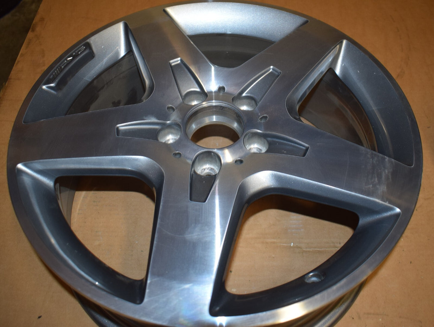 1x Original Mercedes w156 GLA Alufelge a1564010500 7Jx18 ET46