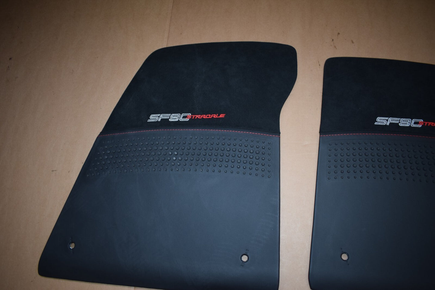 Original Ferrari SF90 Stradale Fußmatten schwarz Teppich