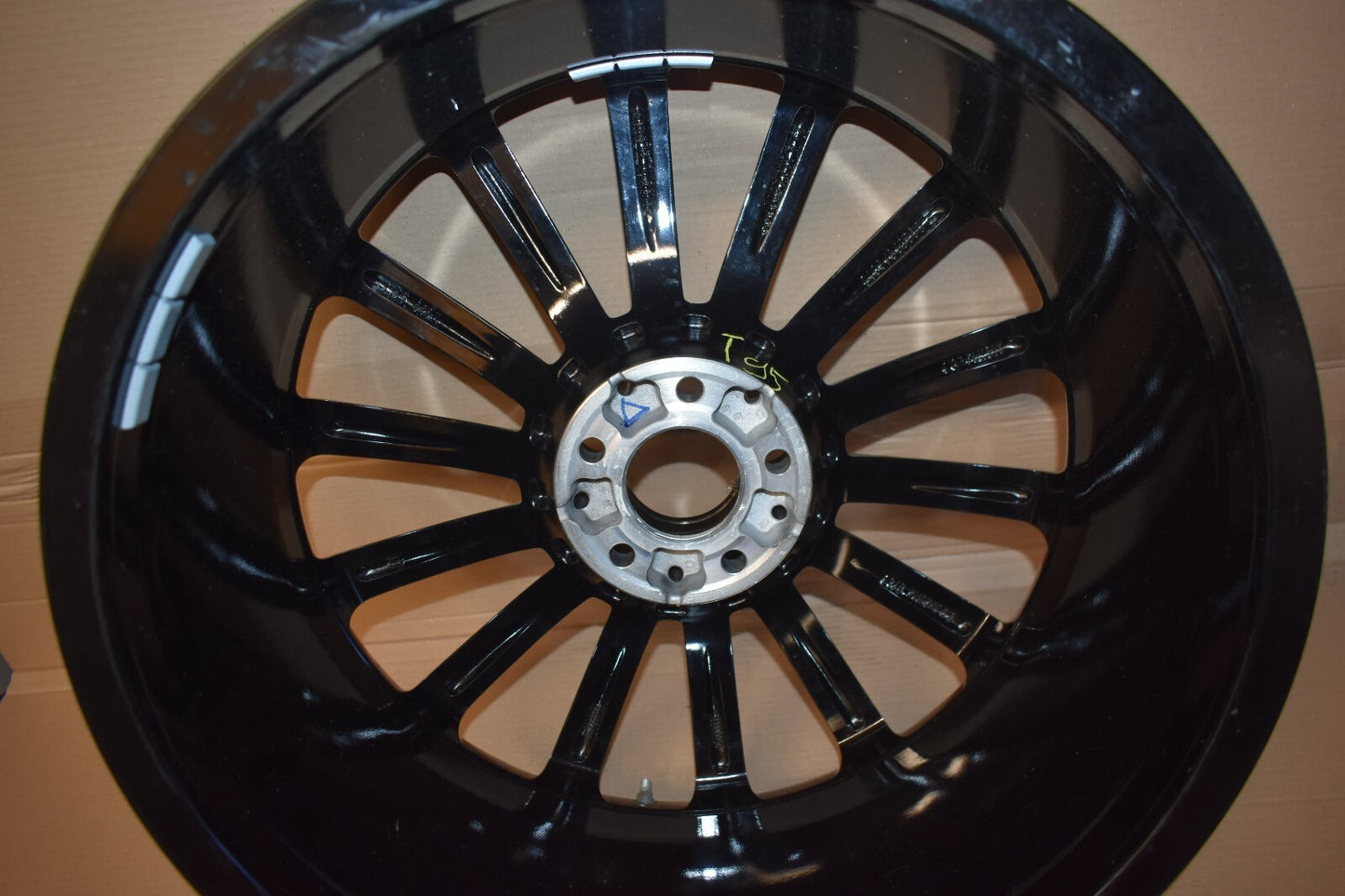 1x Original Mercedes w213 E Klasse AMG Alufelge a2134012200 8Jx20 ET 43