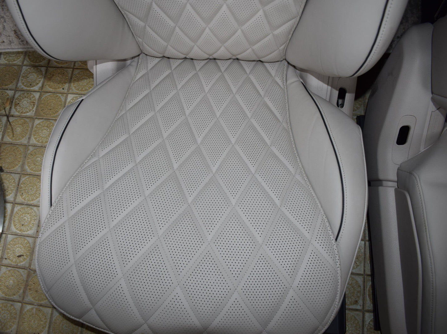 Mercedes w223 S Klasse Sitze vorne hinten Einzelsitze Weiss Innenausstattung