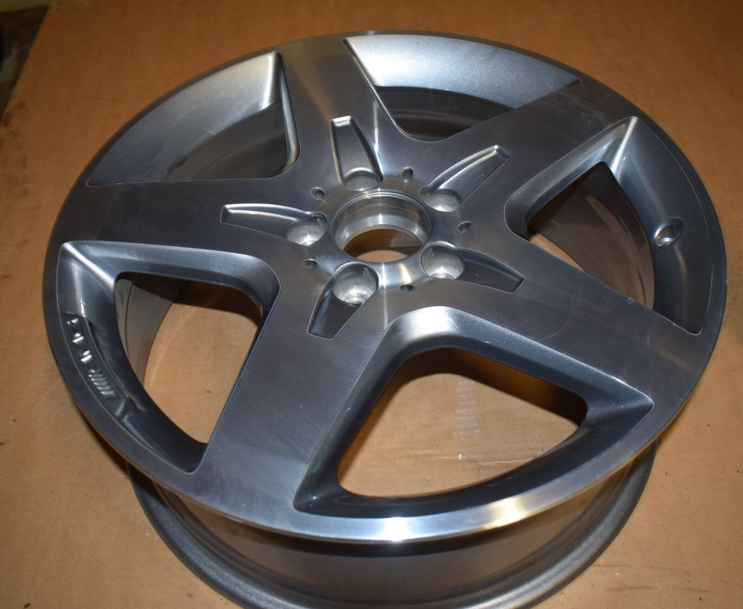 1x Original Mercedes w156 GLA Alufelge a1564010500 7Jx18 ET46