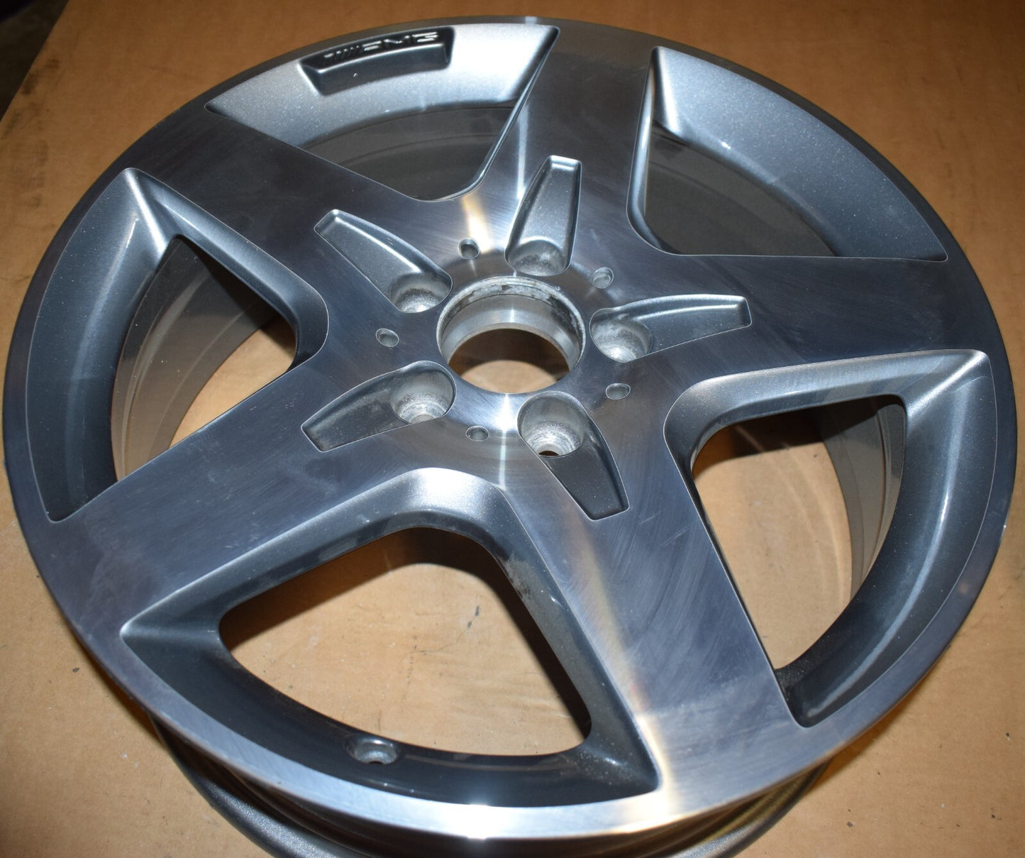 1x Original Mercedes w156 GLA Alufelge a1564010500 7Jx18 ET46