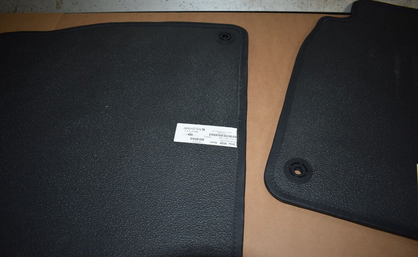 Original Bentley Bentayga Fußmatten Satz Velour Satz RHD