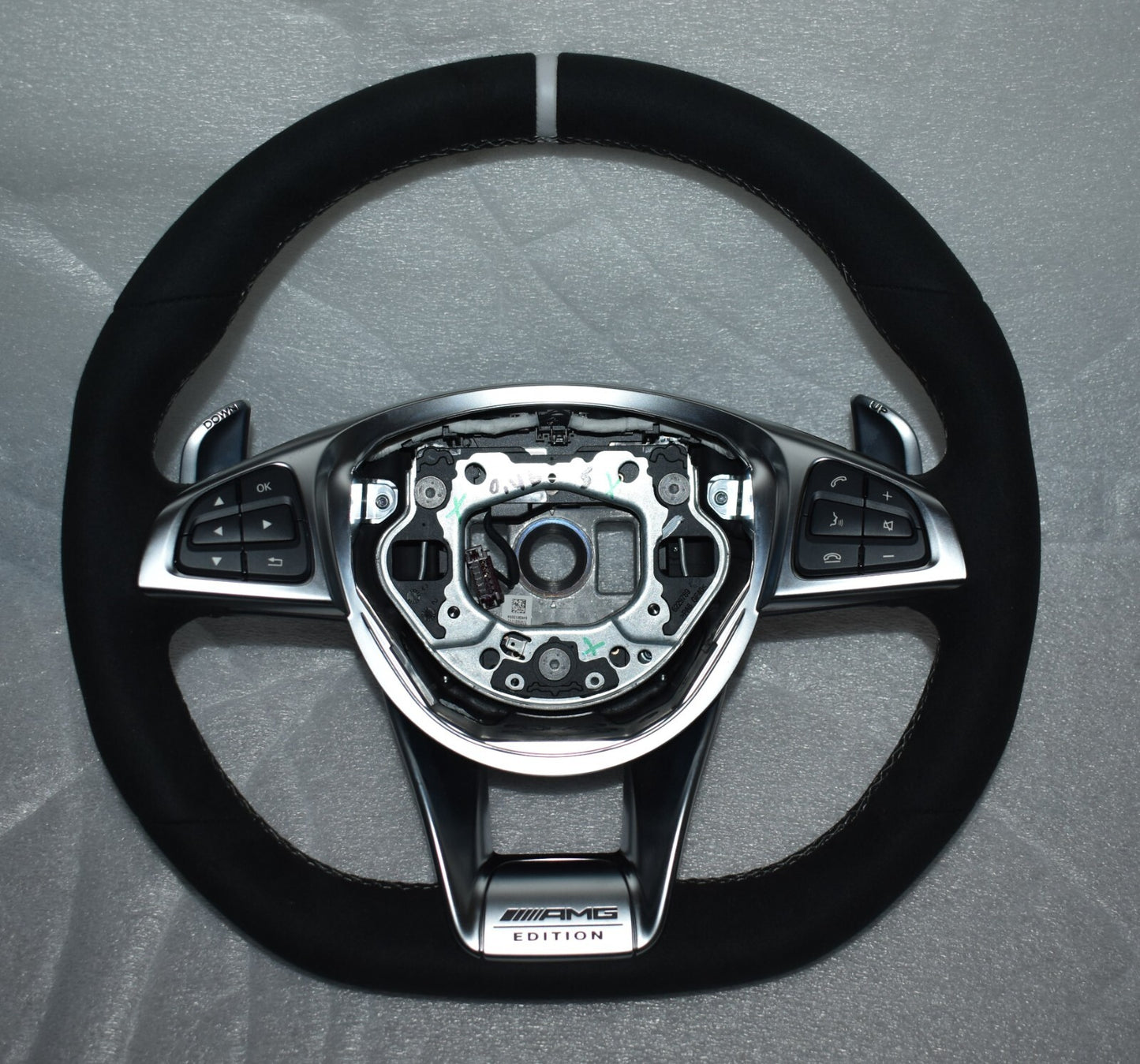 Original Mercedes AMG Lenkrad w117 w176 w156 CLA GLA A AMG Lenkrad Alcantara