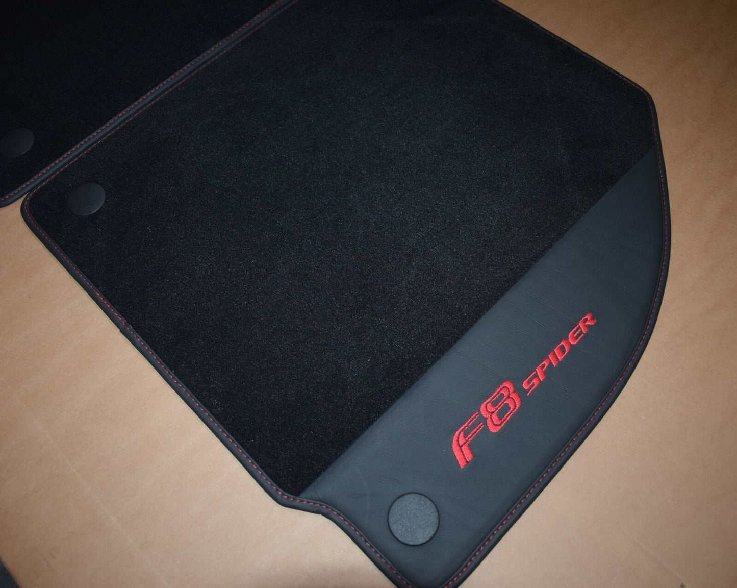 Original Ferrari F8 Spider Fußmatten schwarz Teppich