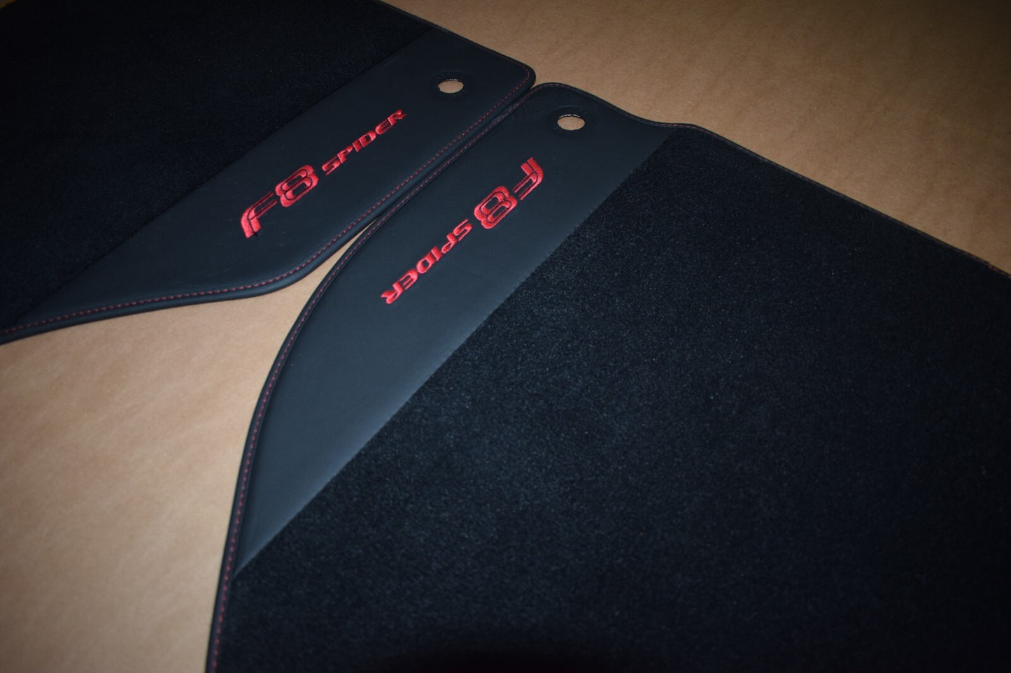 Original Ferrari F8 Spider Fußmatten schwarz Teppich