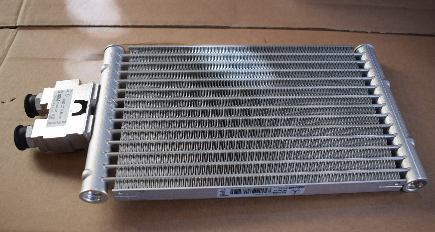 1x Original Mercedes w907 Ölkühler w463 w906 R230 OM642 M273 a2115001700 Neu