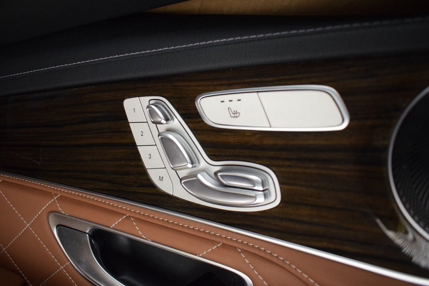 Mercedes w205 C Klasse 205 Ausstattung Designo Sitze Leder Sattelbraun AMG Limo