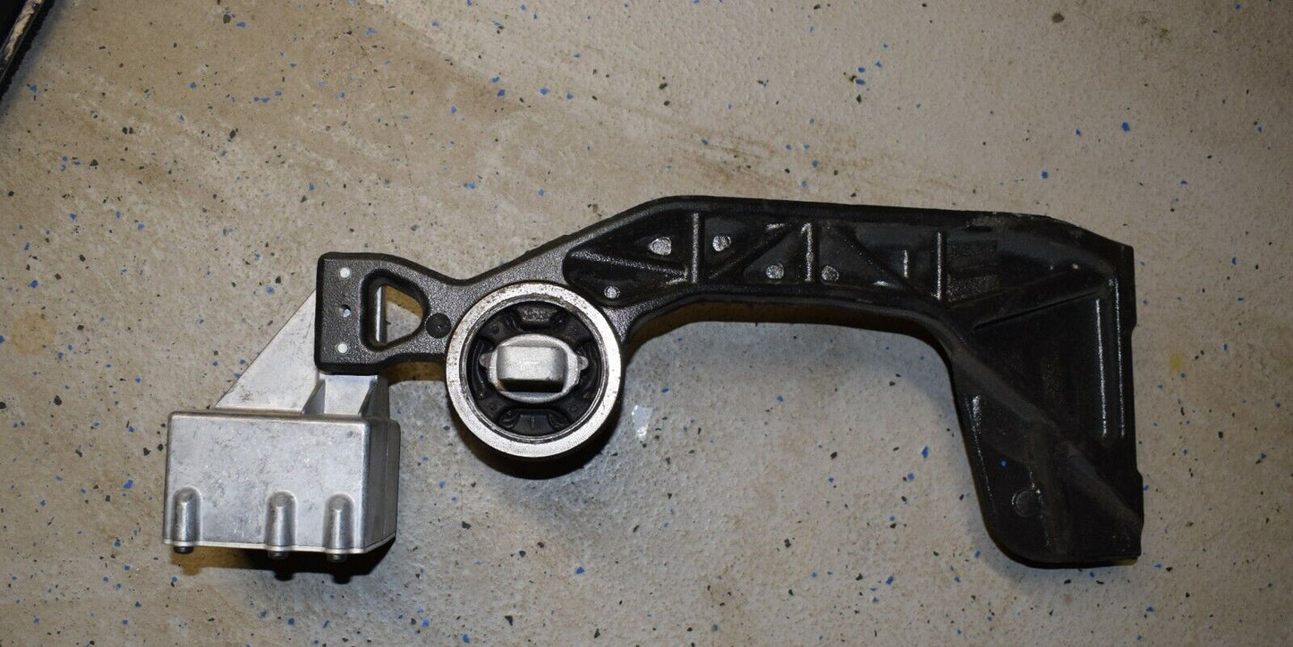 Original Mercedes w447 V Klasse Stütze Hinterachsgetriebe Schwingungstilger