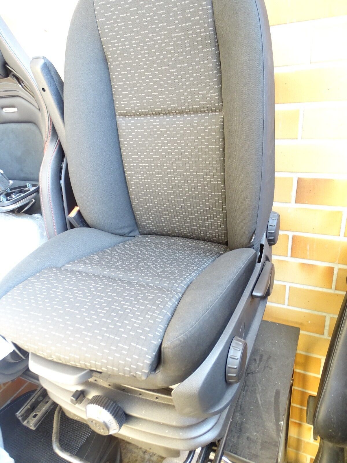 mercedes sitz sprinter wohnmobil ISRI Schwingsitz fahrer w907 w910 fahrersitz