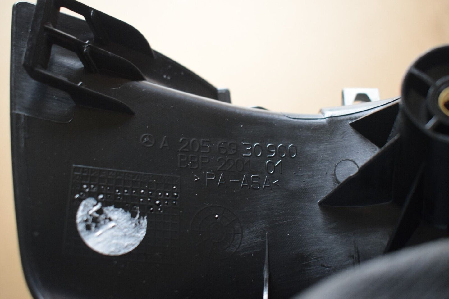 Original Mercedes C Klasse W205 Verkleidung rechts links Gurtführung