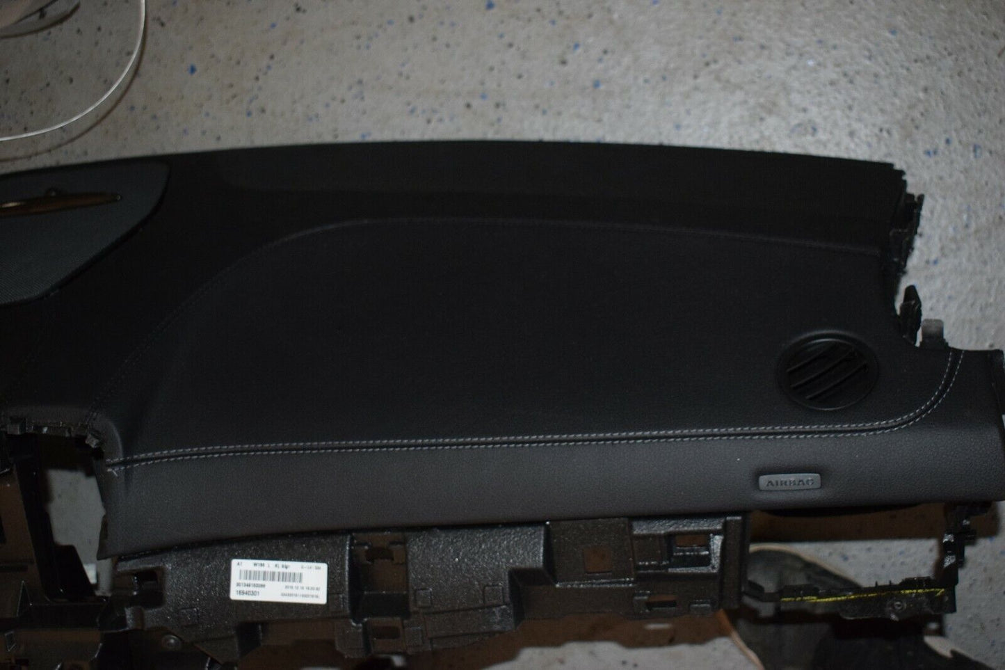 Original Mercedes w166 X166 GLS GLE Armaturenbrett Weiße Naht Instrumententafel