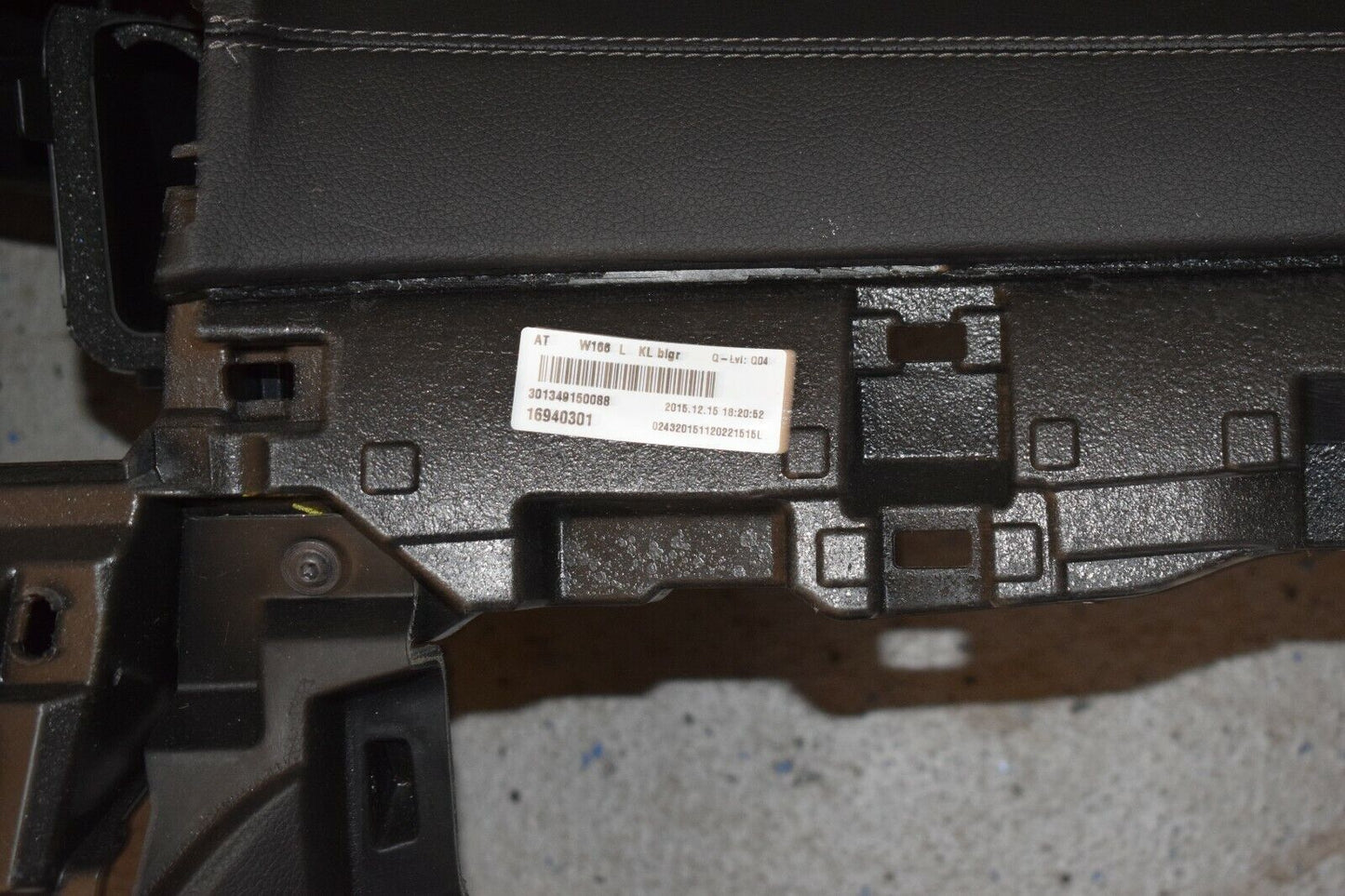 Original Mercedes w166 X166 GLS GLE Armaturenbrett Weiße Naht Instrumententafel