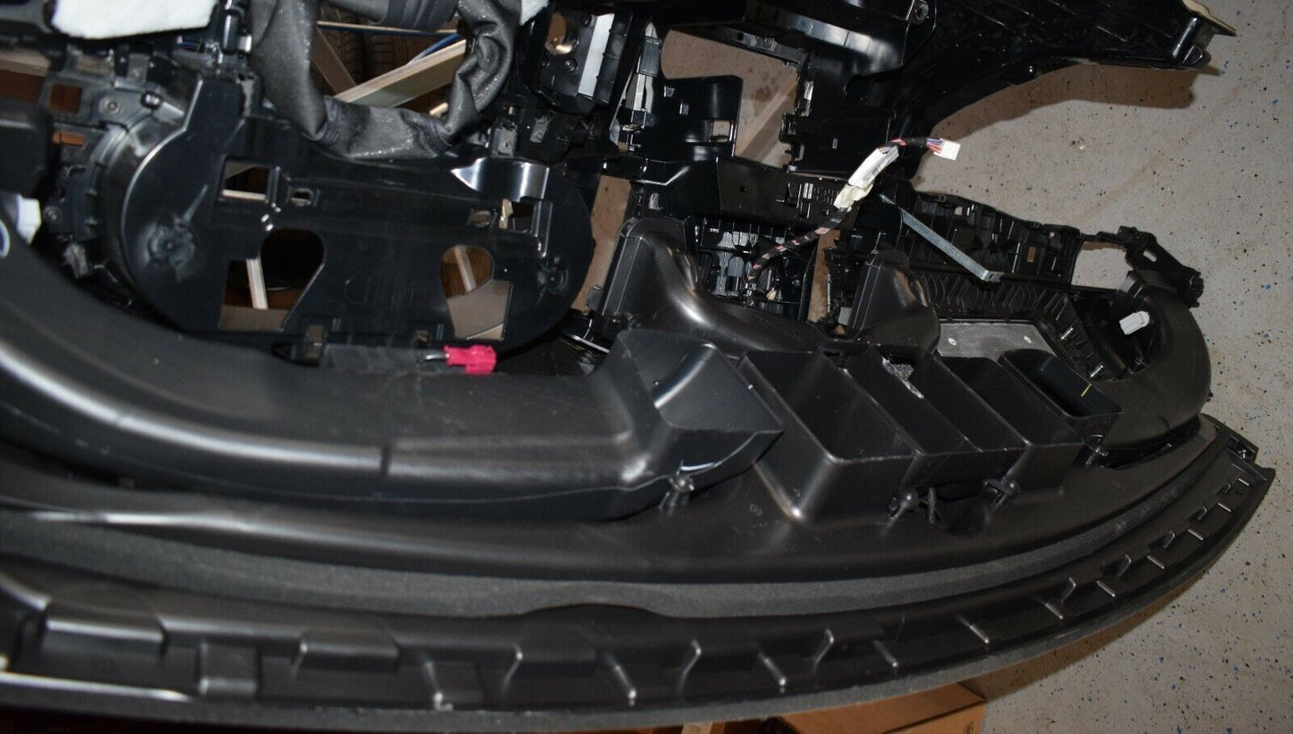 Original Mercedes w166 X166 GLS GLE Armaturenbrett Weiße Naht Instrumententafel