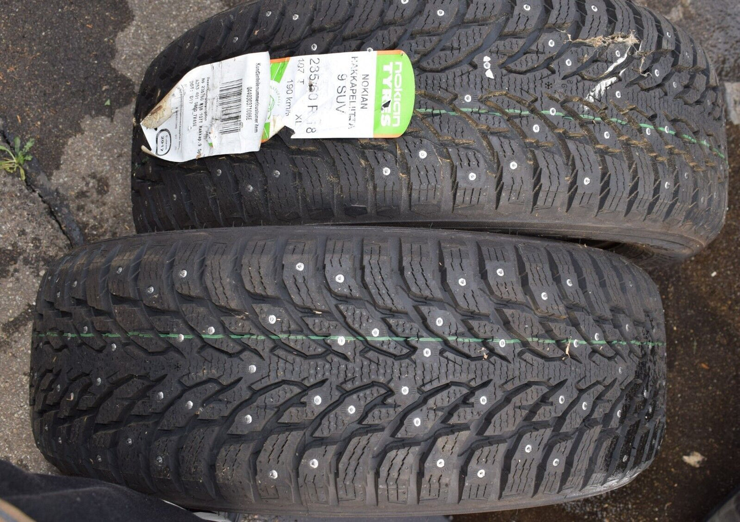 2x Nokian Winterreifen 235 60 18 107 T Spikes Hakkapelitta 2017 volles Profil