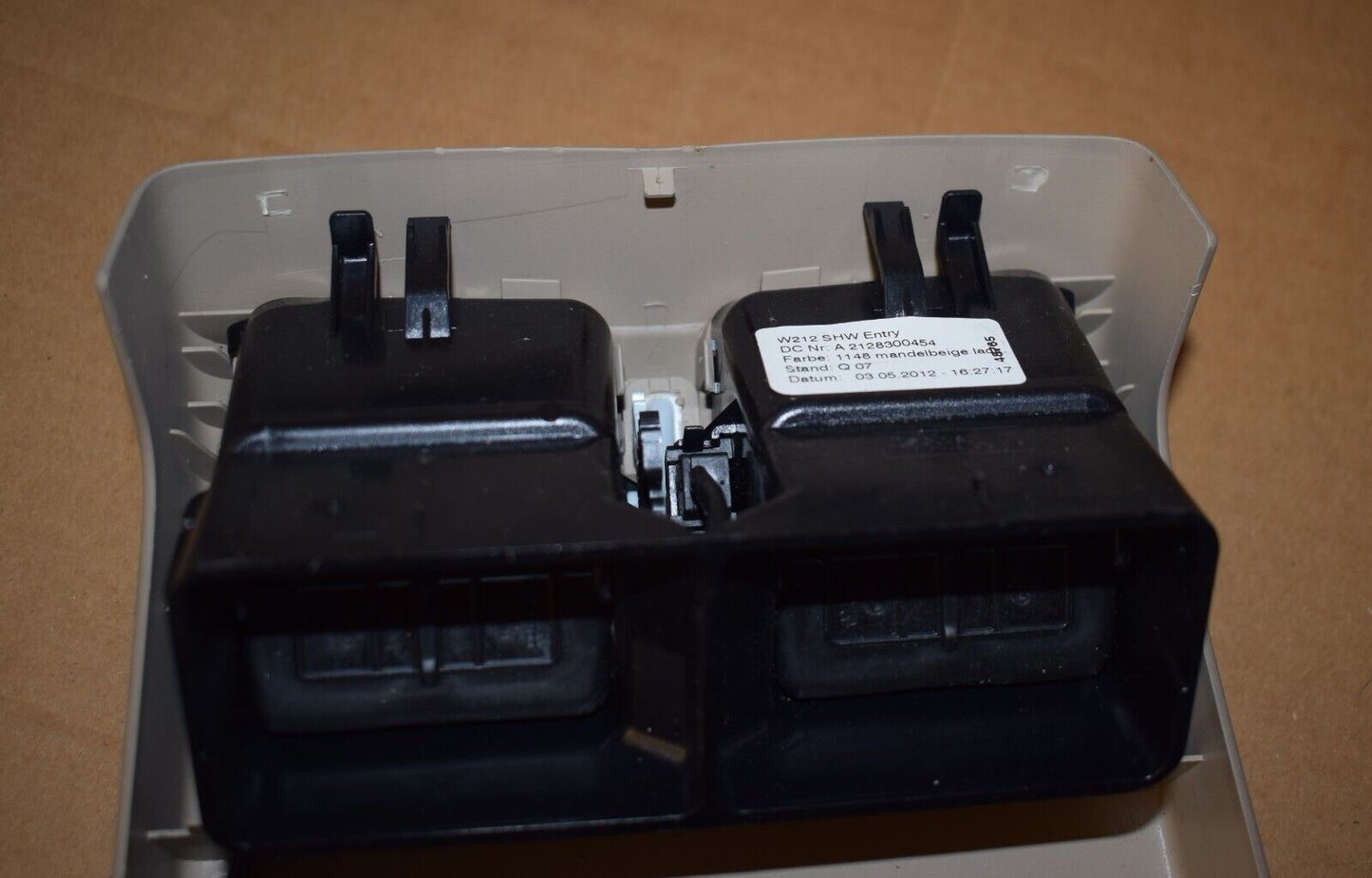 Original Mercedes w212 Luftdüse hinten Mittelkonsole E Klasse a2128300454