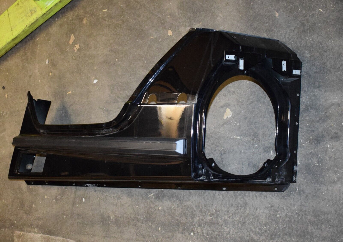 Original Mercedes Kotflügel Obsidianschwarz w463 G Klasse links A4638806906