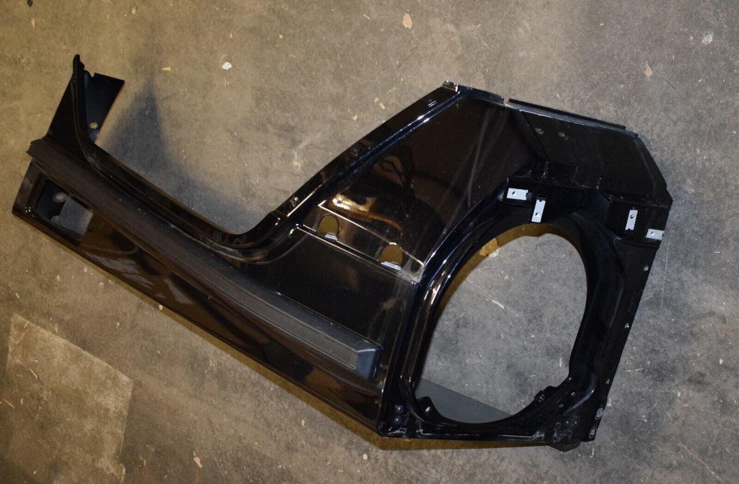 Original Mercedes Kotflügel Obsidianschwarz w463 G Klasse links A4638806906