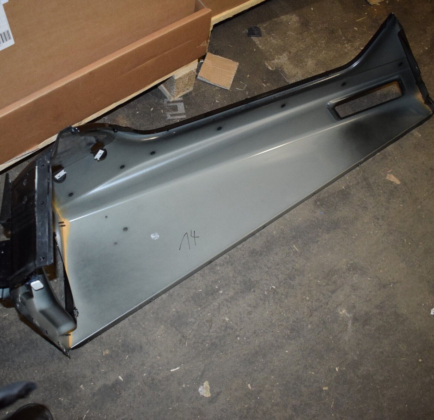 Original Mercedes Kotflügel Obsidianschwarz w463 G Klasse links A4638806906