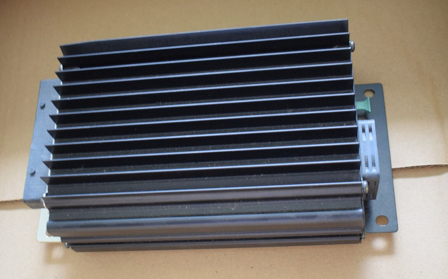 Original Mercedes Maybach W240 Verstärker Bose a2408208289