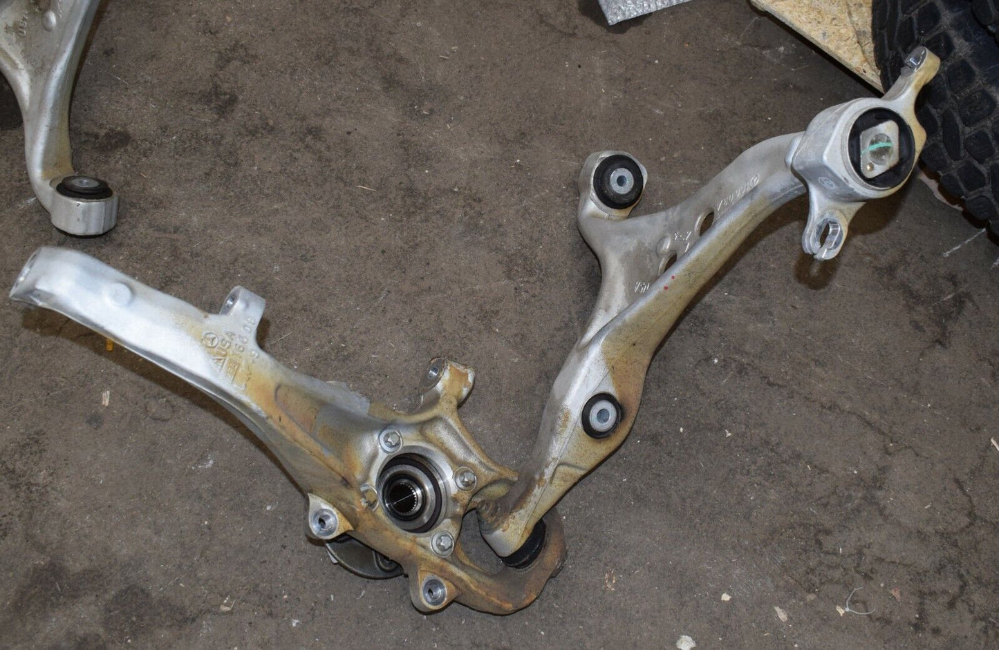 Original Mercedes X166 GLS Achsschenkel Vorderachshäfte links