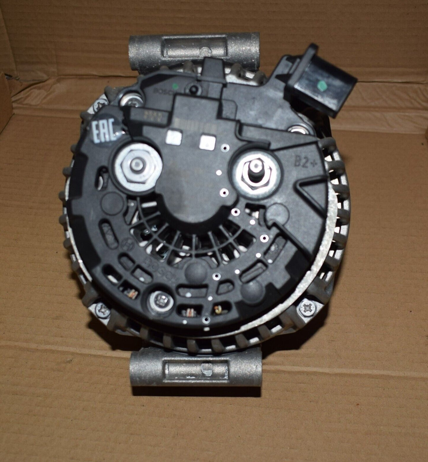 Original Bosch Lichtmaschine Drehstromgenerator 0124625023