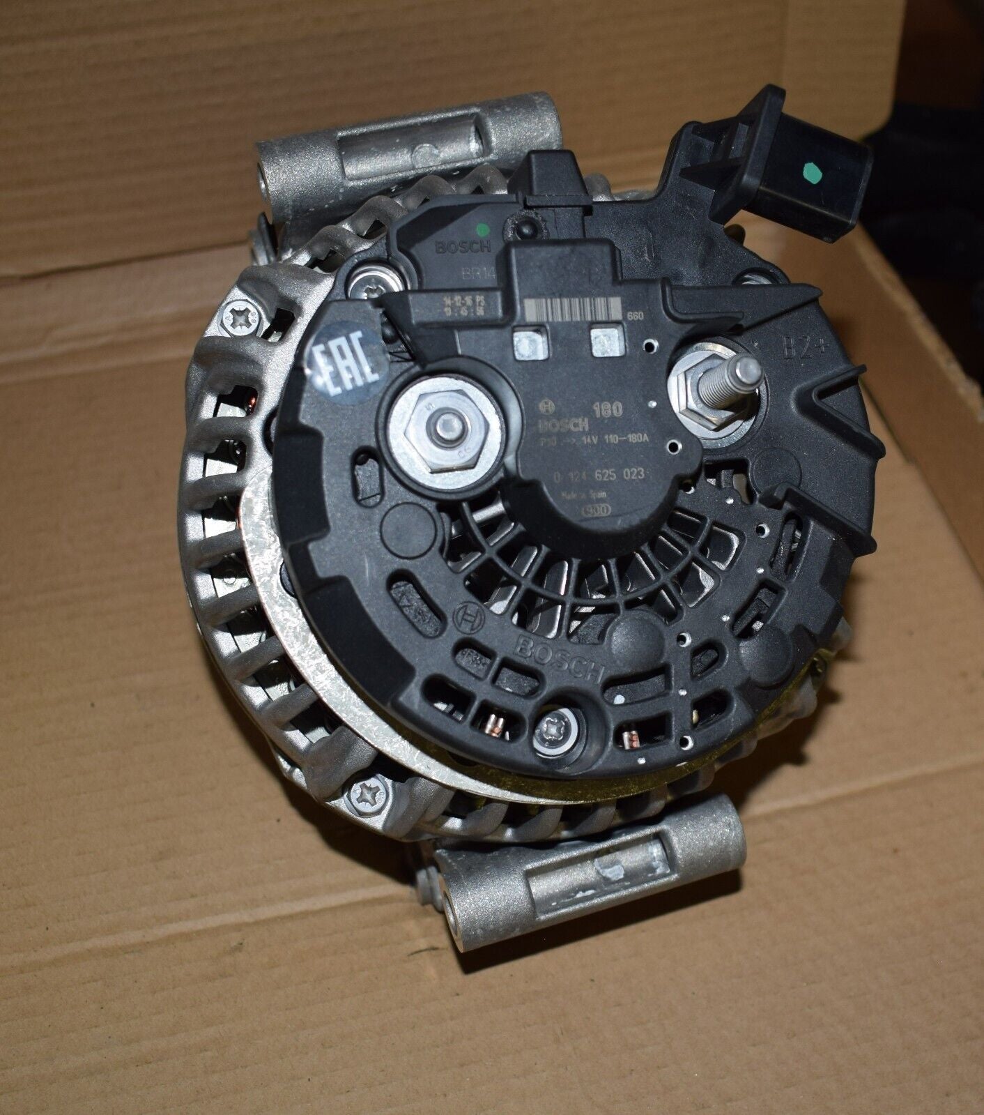 Original Bosch Lichtmaschine Drehstromgenerator 0124625023