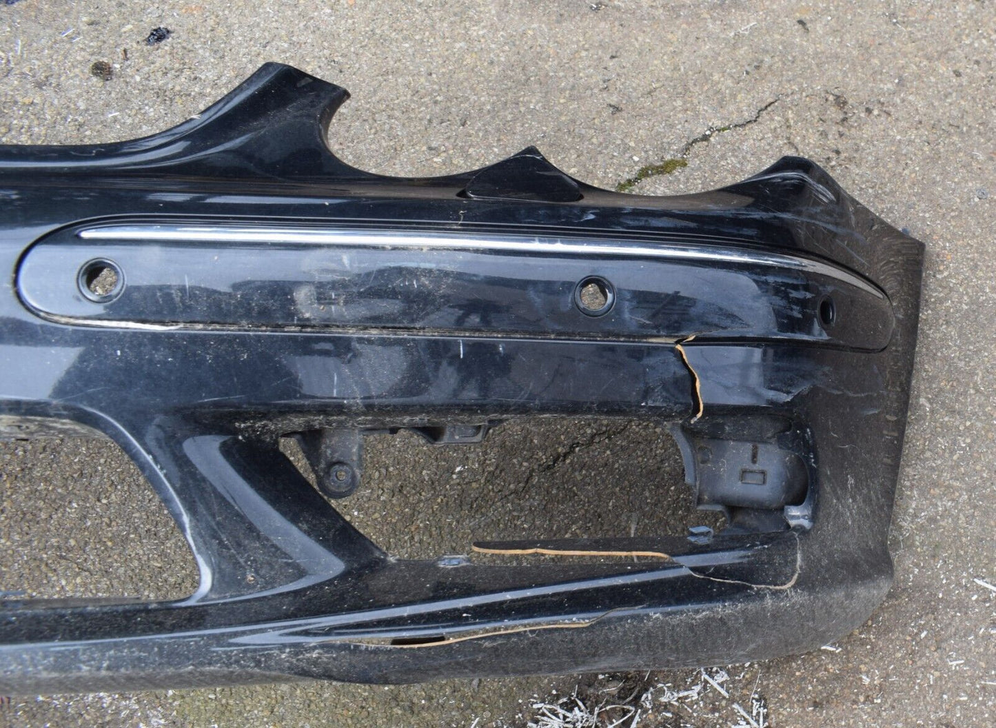 Original Mercedes Stoßstange w209 vorne CLK AMG beschädigt