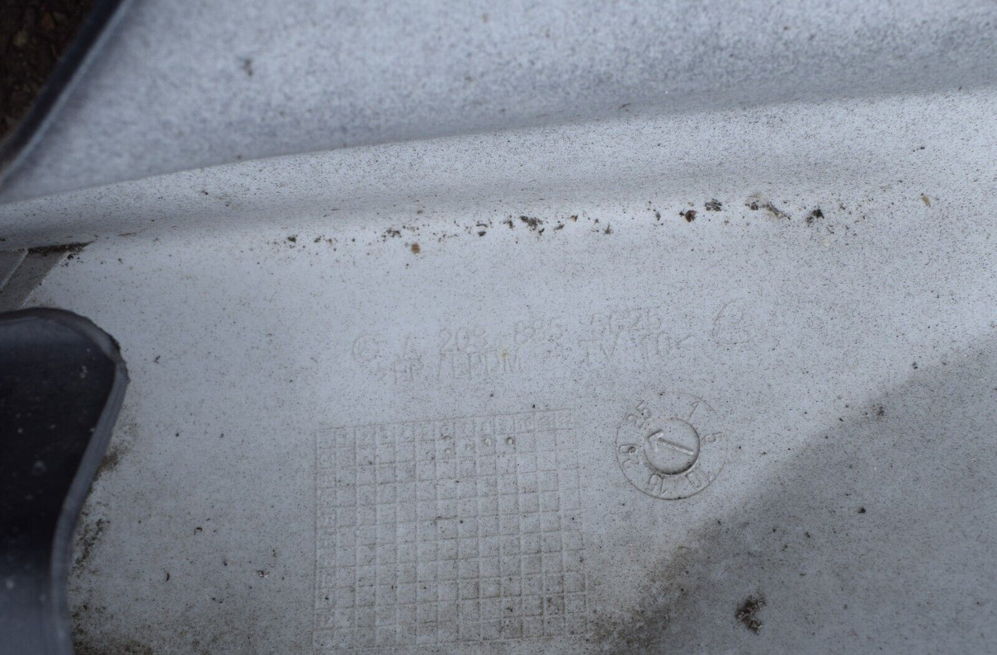Original Mercedes Stoßstange w203 C Klasse AMG Line vorne a2038855625