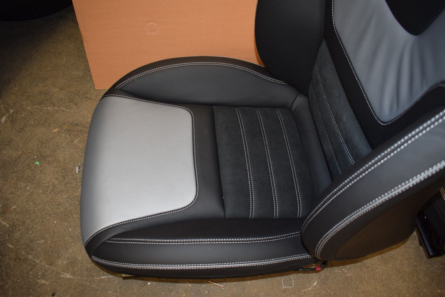 Original Mercedes SLC R172 Ledersitze Final Edition Carbon Leder