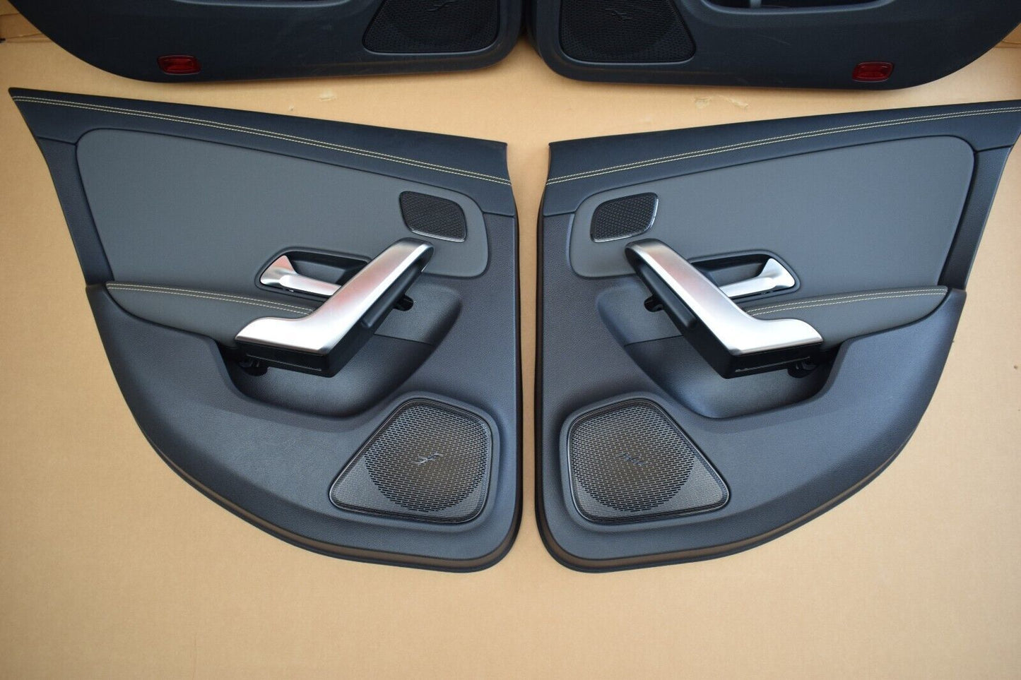 Original Mercedes w118 CLA Türverkleidung Satz Türpappen