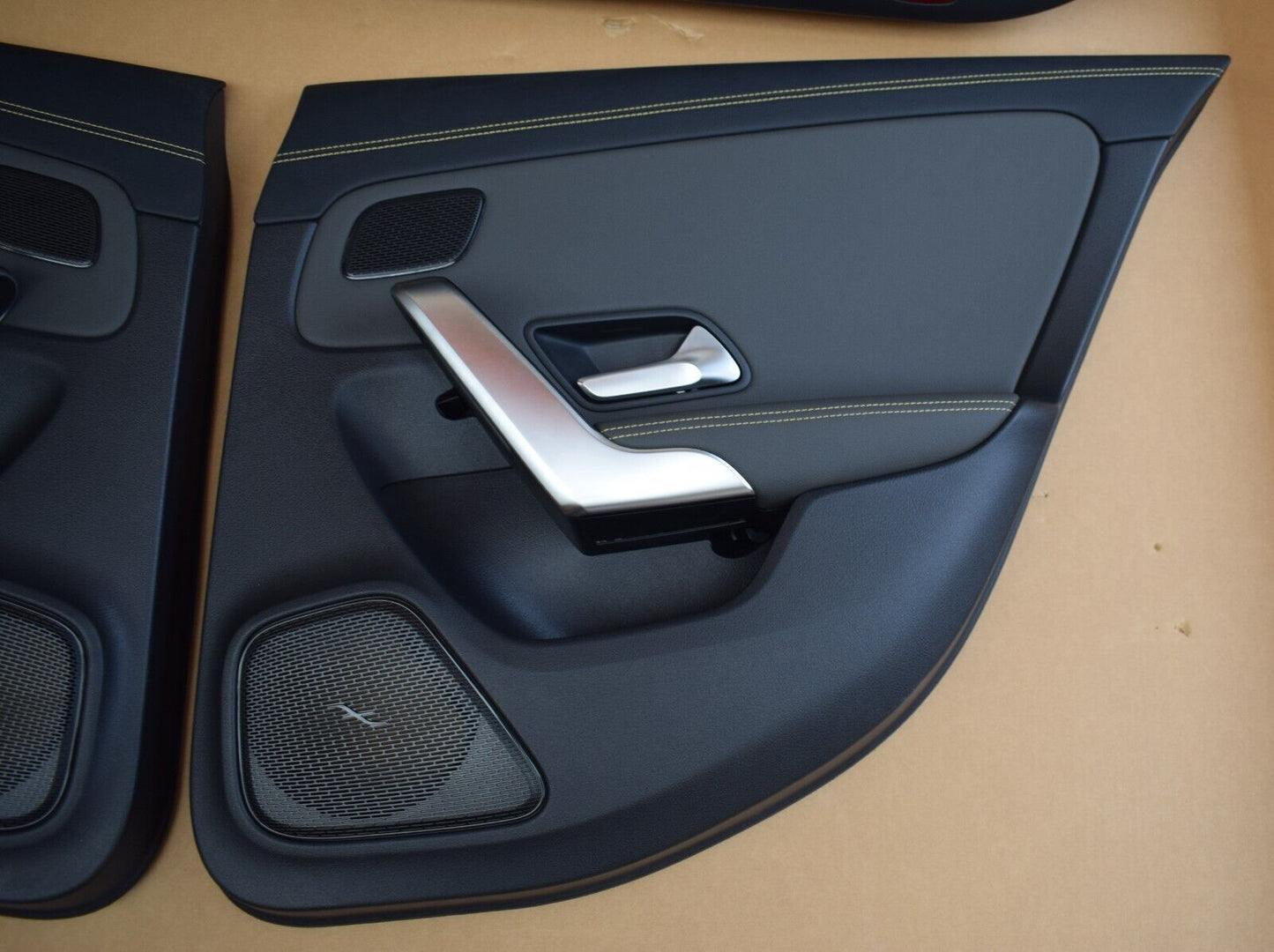 Original Mercedes w118 CLA Türverkleidung Satz Türpappen