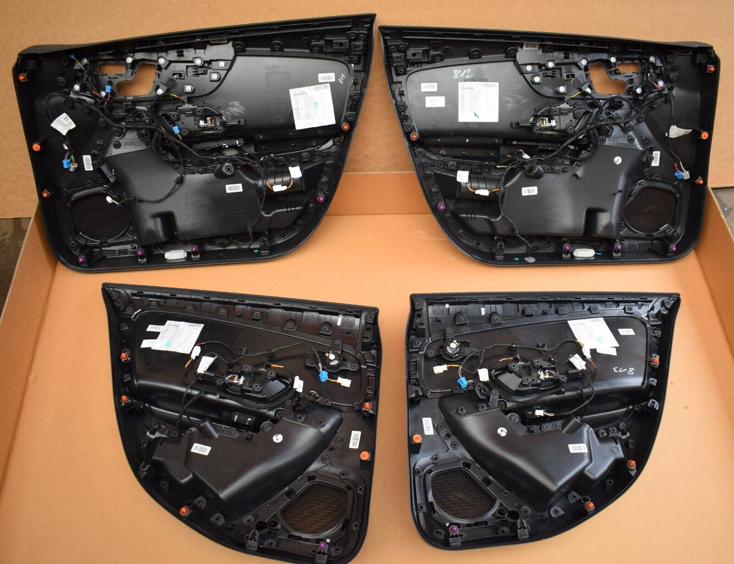 Original Mercedes w118 CLA Türverkleidung Satz Türpappen