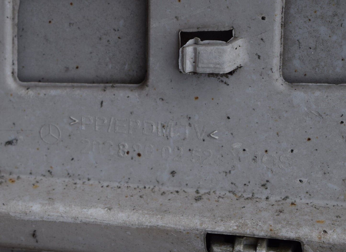 Original Mercedes Stoßstange w202 C Klasse beschädigt a2028800252