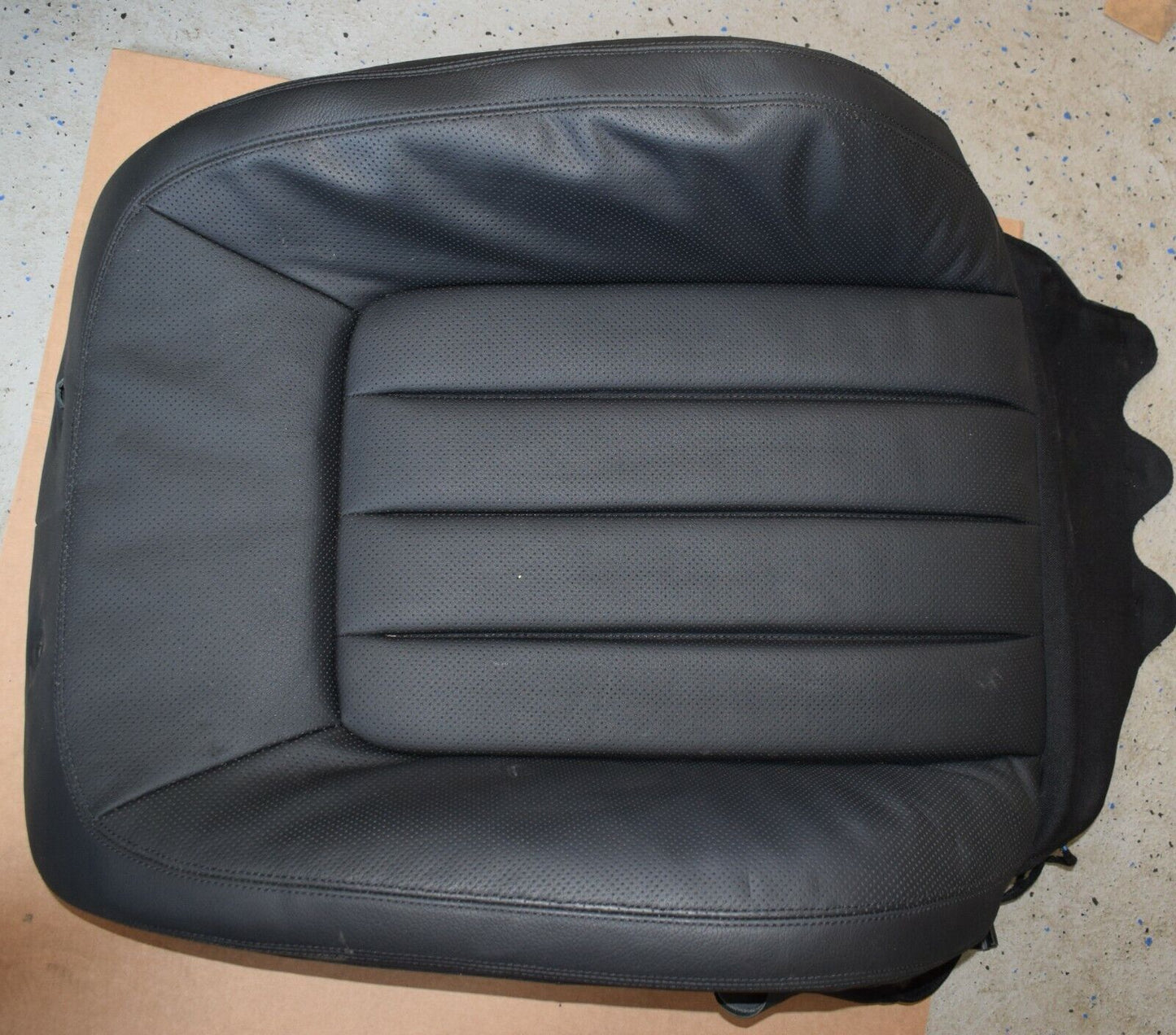 Original Mercedes Sitzbezug mit Sitzheizung Leder w218 CLS Lehne Belüftet