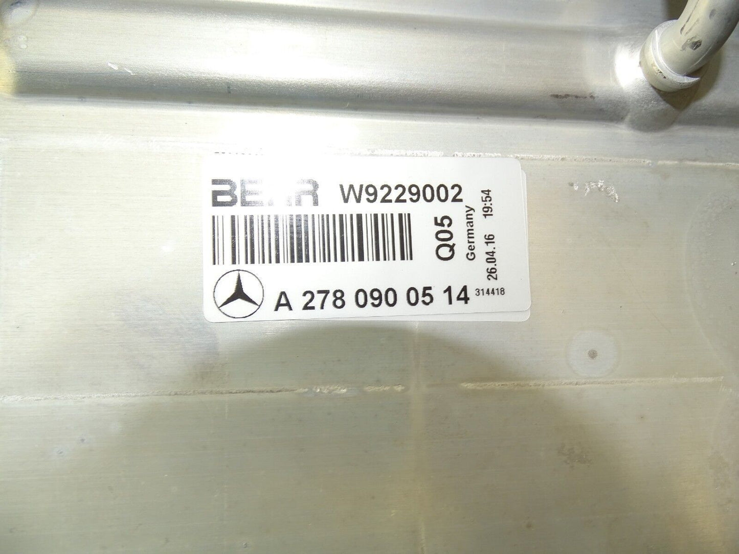 Original mercedes V8 Ladeluftkühler A2780900514 278