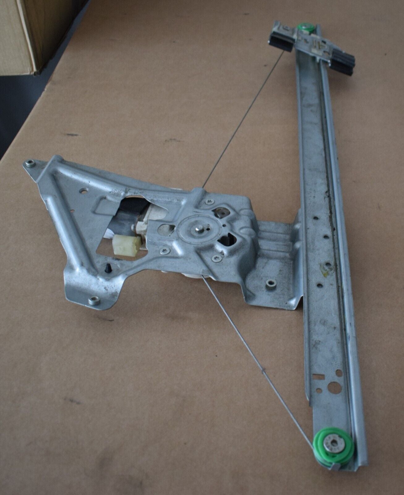 Mercedes Sprinter w906 Fensterheber VR vorne rechts a 9067200146