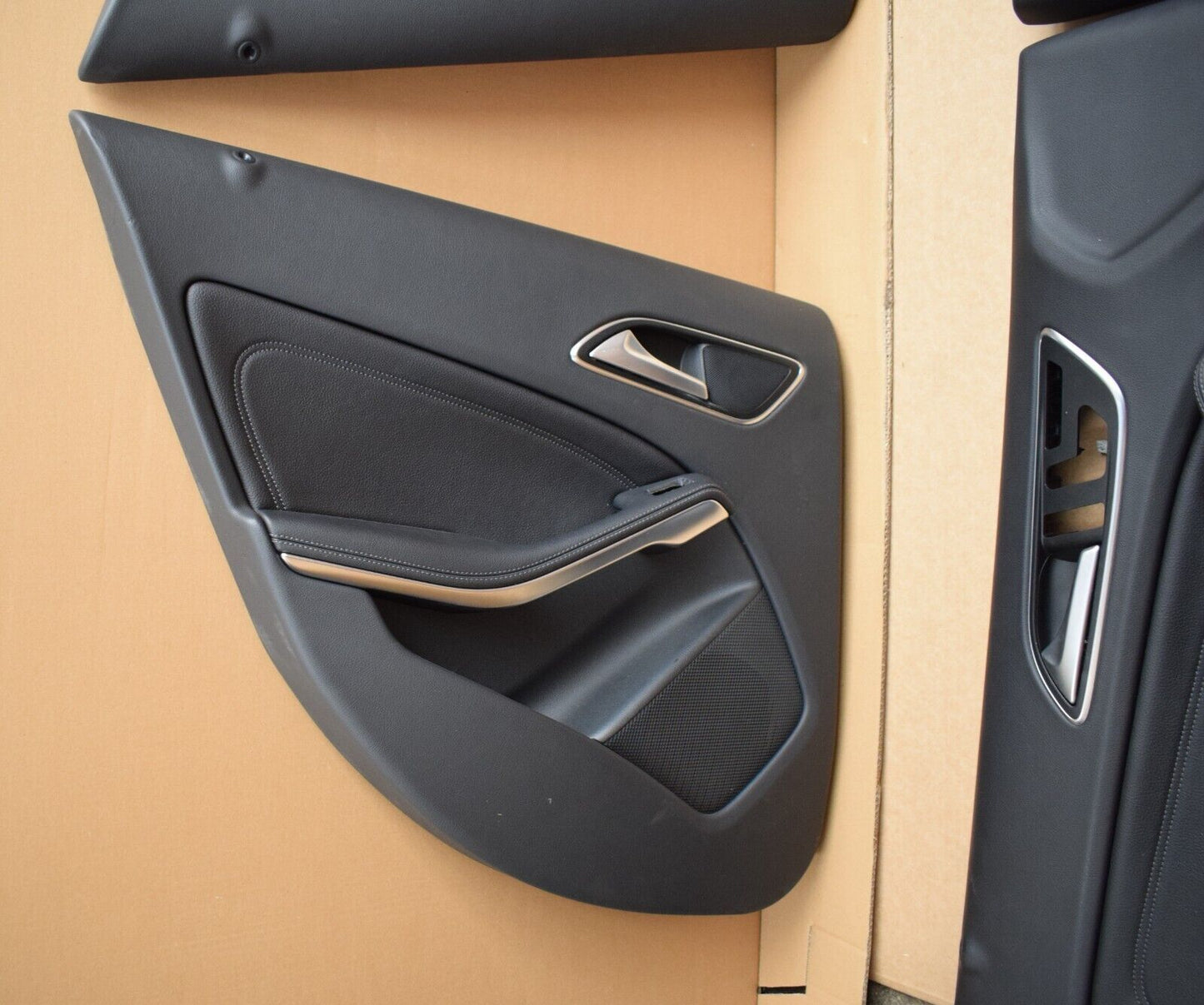 Original Mercedes w176 A Klasse Türverkleidung Satz Türpappen schwarz