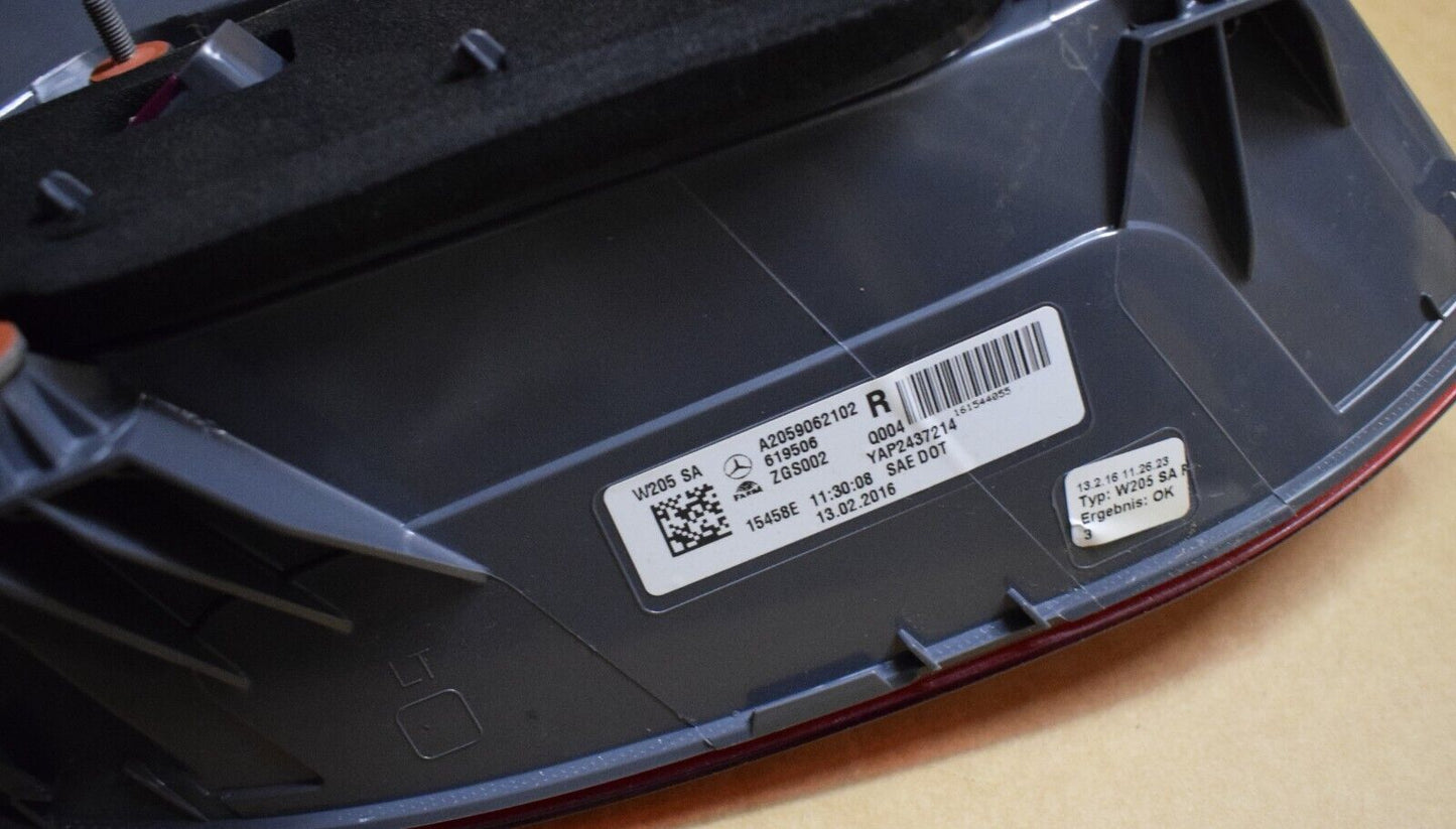 Original Mercedes w205 C Klasse Heckleuchte Rückleuchte rechts A2059062102
