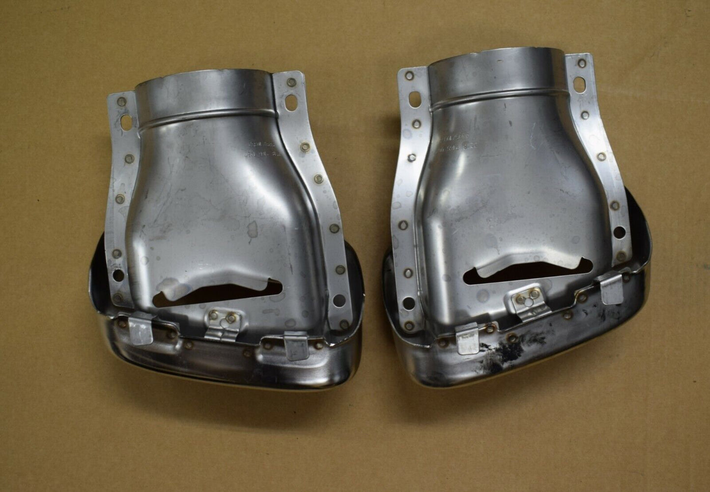 Original Mercedes w156 GLA Auspuffblenden Blende 156 a1564900127