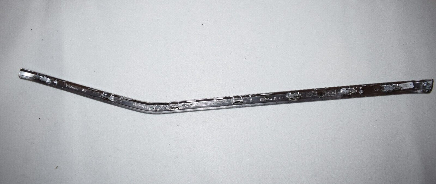 Original Mercedes w212 E Klasse Zierleiste vorne links unten a2127200722