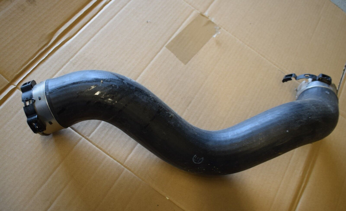 Original Mercedes Ladeluftschlauch a2465281382 CLA