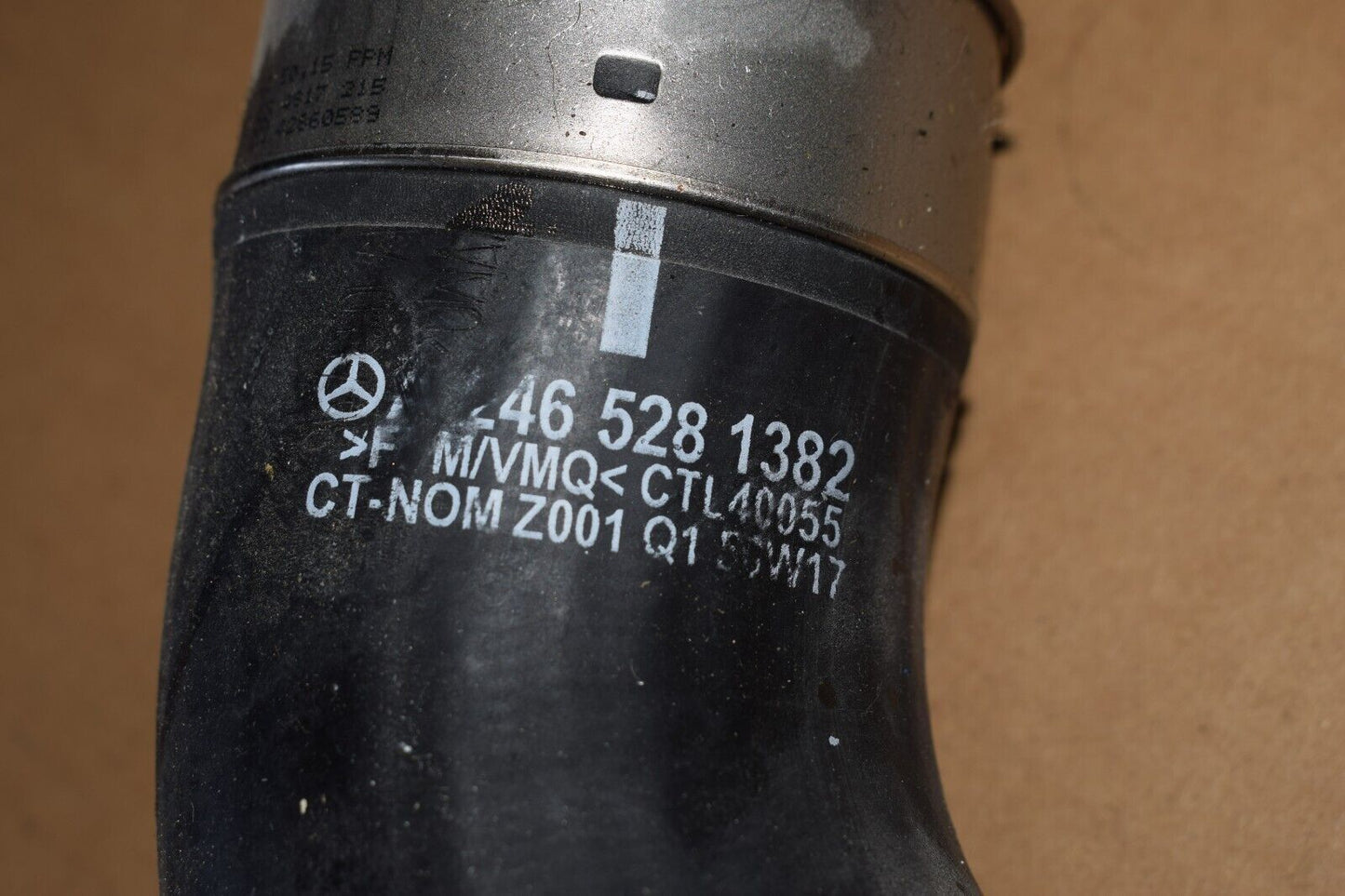 Original Mercedes Ladeluftschlauch a2465281382 CLA