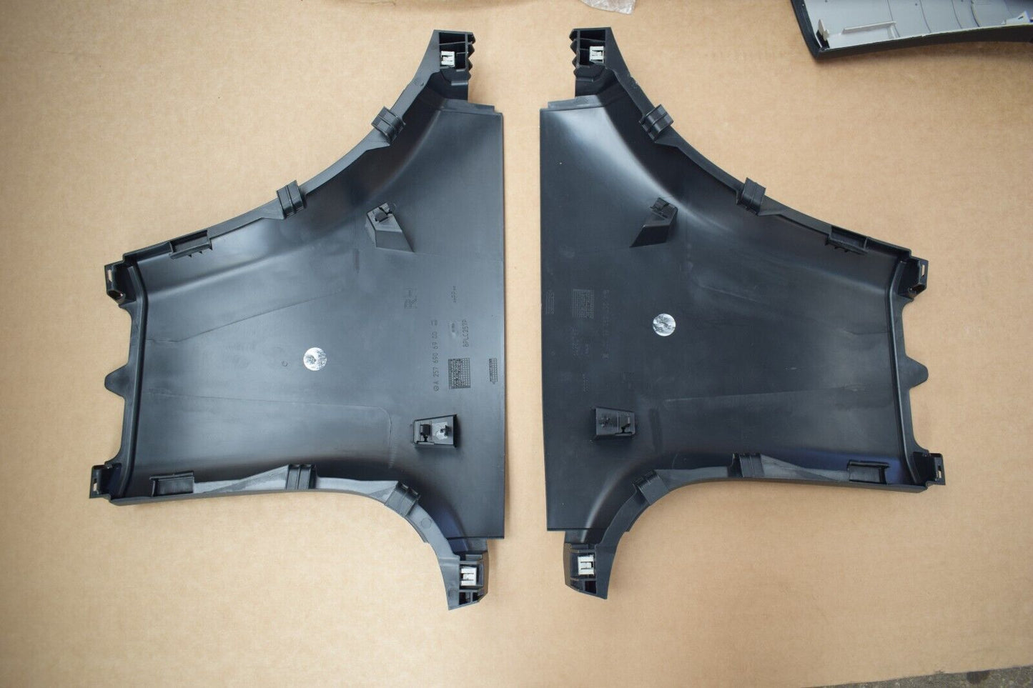 Original Mercedes GT X290 CLS w257 Verkleidung B Säule rechts links a2576906900