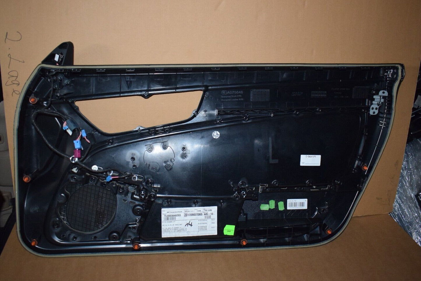 Original Mercedes SLK R172 Türpappen Türverkleidung schwarz rot links