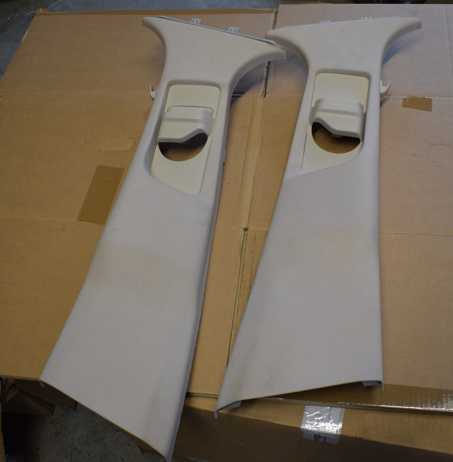 Original Mercedes w213 E Klasse B Säule Verkleidung rechts links beige