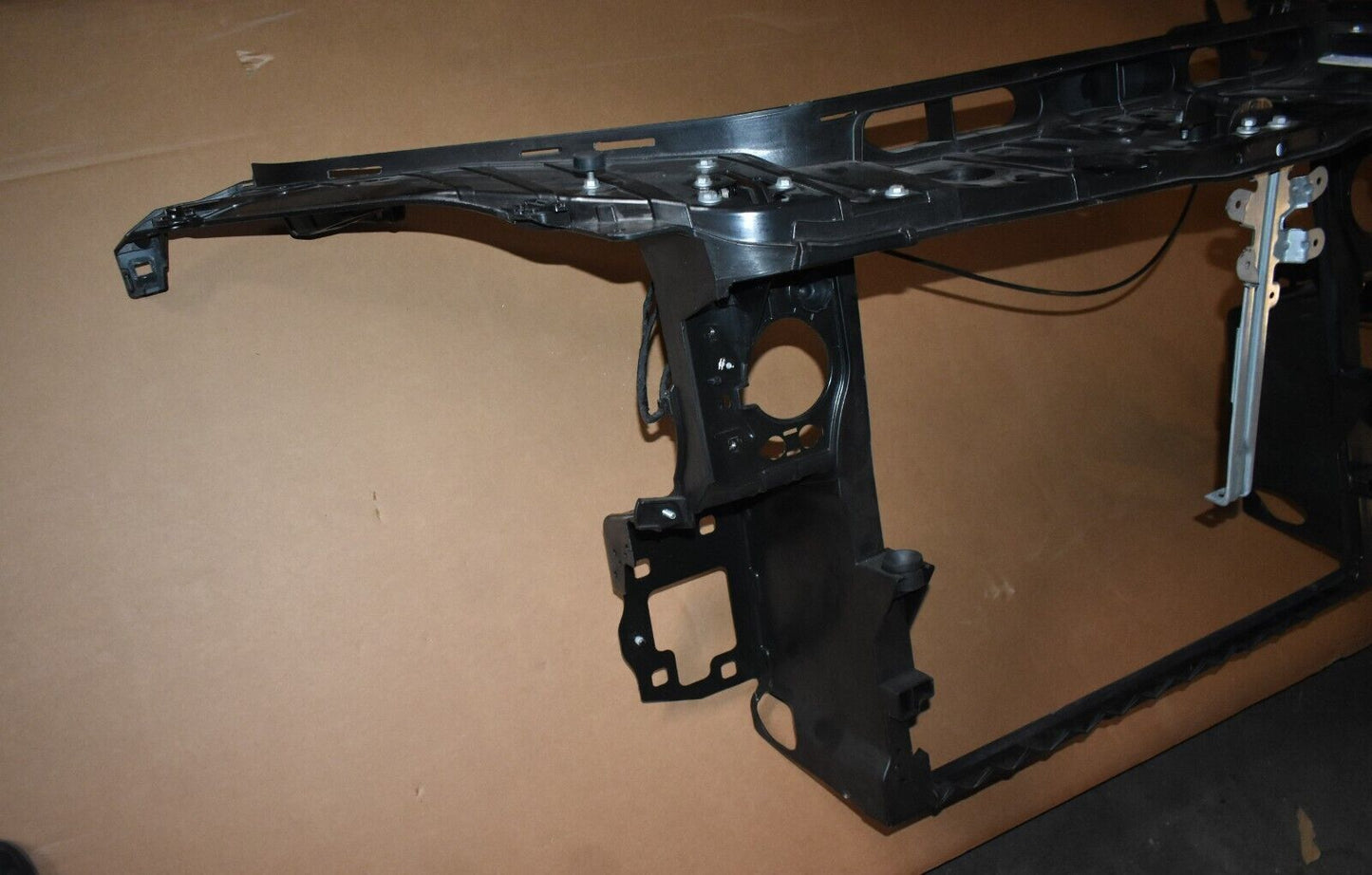 Original Mercedes w166 GLE GL Schlossträger Frontmaske a1666200534