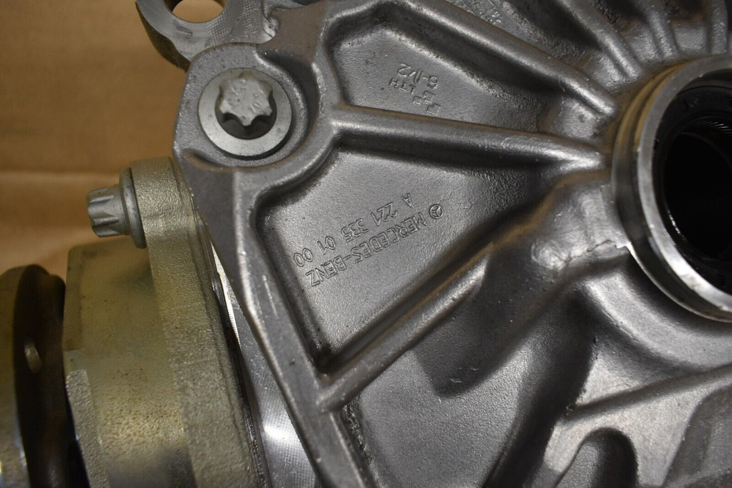 Original Mercedes Vorderachsgetriebe w204 w205 w212 w222 w217 w218 a2213307600