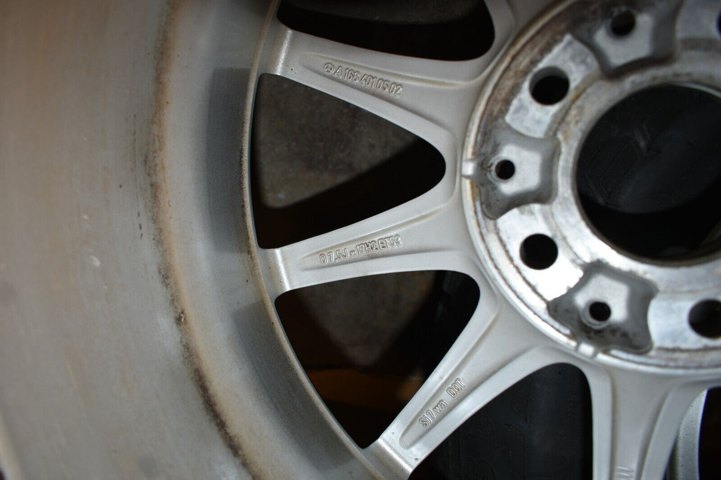 Original Mercedes GLE w166 Radsatz Spikes 235 65 1 7 108 T Hakkapelitta 10mm
