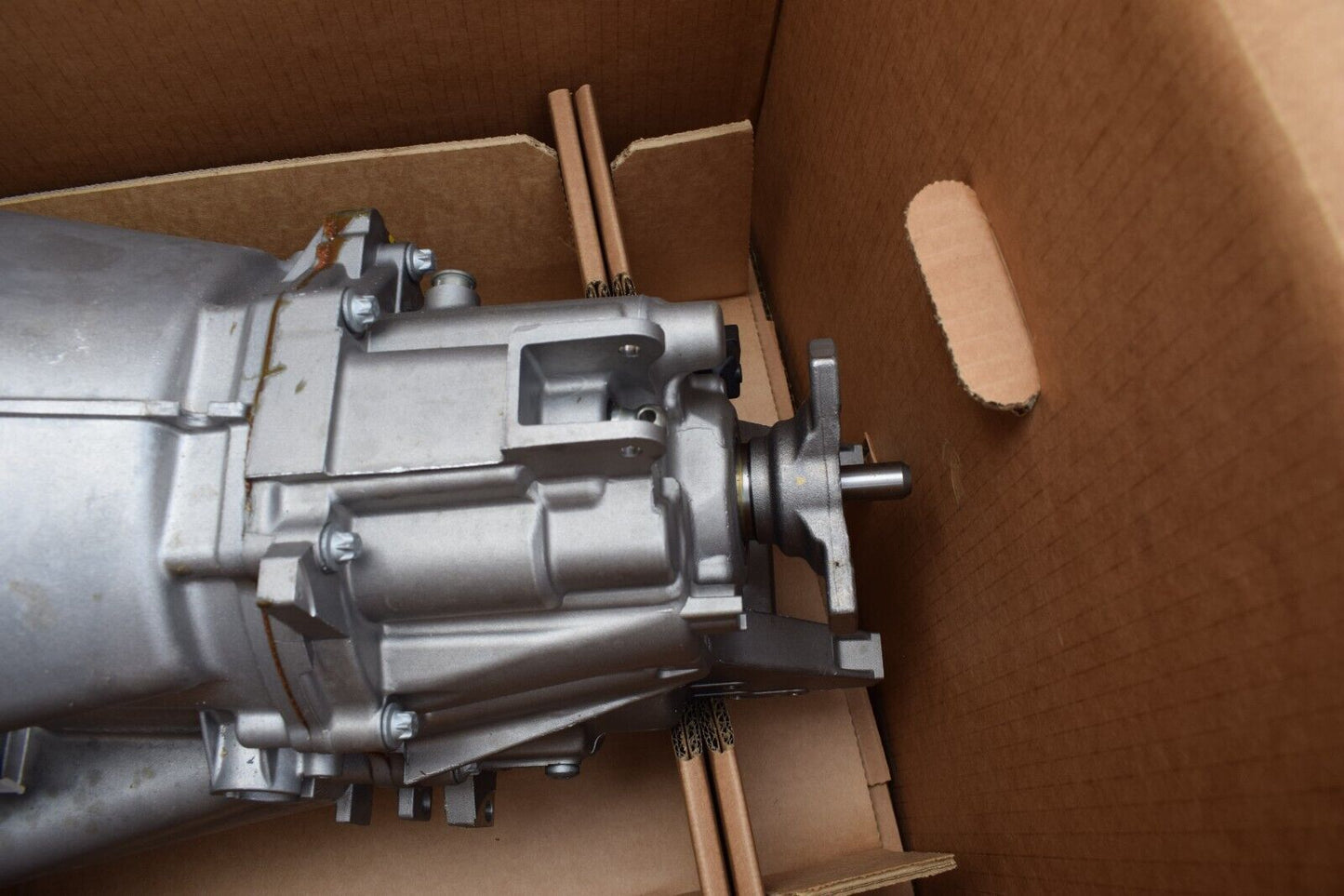 NEU Original Mercedes Mechanisches Getriebe BM 716.638 a203260300 OVP C180
